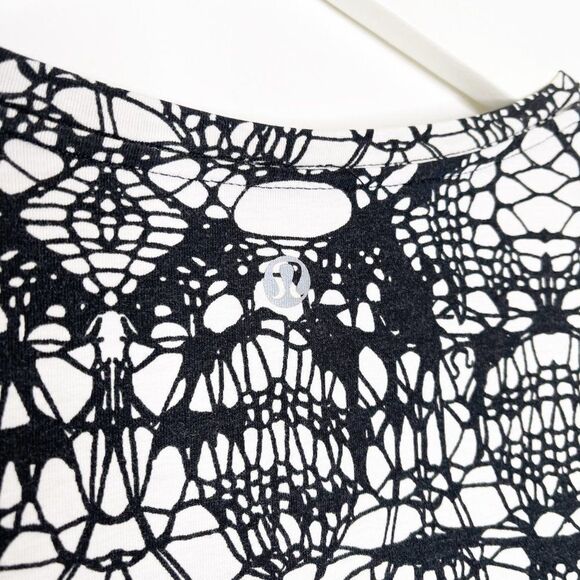 LULULEMON Lively Crew Neck Tee in Vitasea - Picture 8 of 8